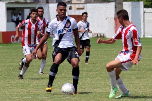 Evander marcou um dos gols do Vasco