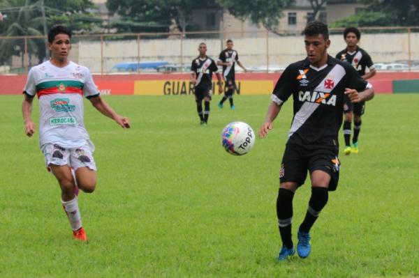 Gernimo balanou as redes duas vezes- Fotos: Carlos Gregrio Jr-Vasco.com.br