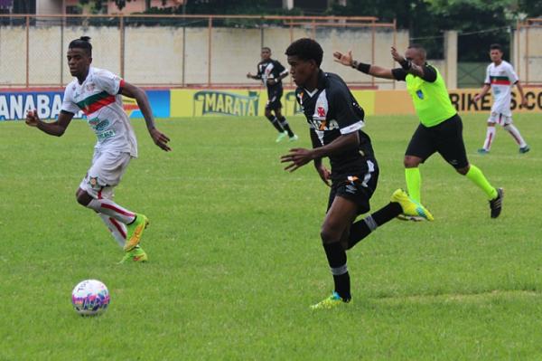 Alan puxando contra-ataque do Gigante