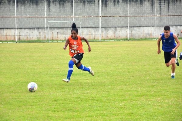 Paulinha foi muito eficiente nas jogadas em velocidade