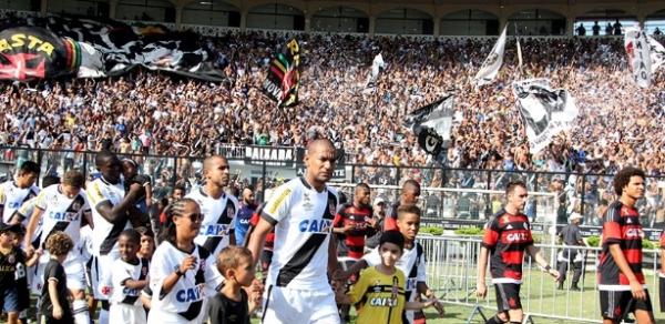 No duelo em So Janurio, pela primeira fase, o Vasco venceu o Fla por 1 a 0