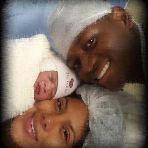 Riascos com sua esposa e filho