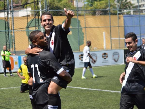Faco e Z Renato marcaram gols na goleada cruzmaltina neste domingo