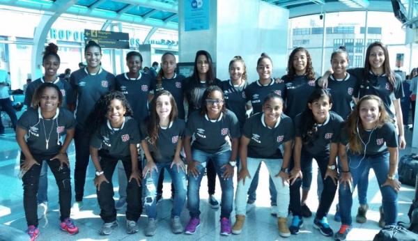 Meninas da Colina embarcaram para So Paulo nesta tera-feira