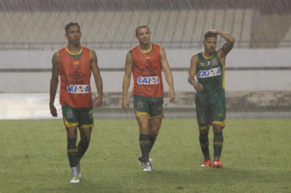 Choveu forte na reta final do treino cruzmaltino