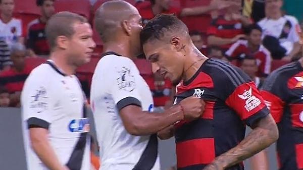 Mo-boba, empurres e belisco: Confuso entre Rodrigo e Guerrero termina em cotovelada