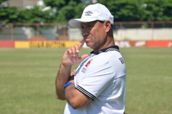 Marcus Alexandre, treinador do sub-17