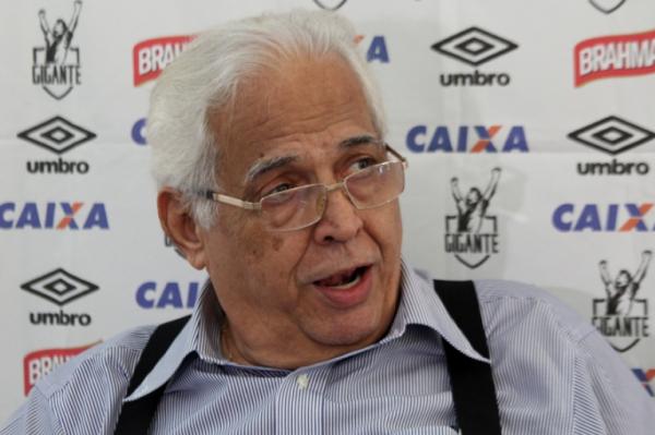 Presidente Eurico Miranda durante entrevista coletiva