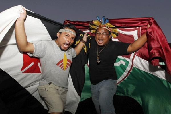 Denlson e Anpuka vibram com o jogo deste domingo, na terra onde vivem outros povos