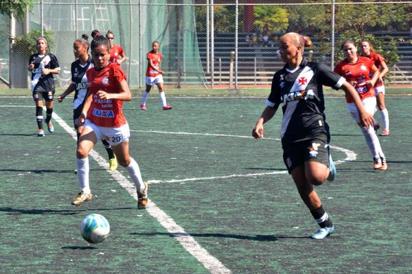 A volante Micaele foi bem na vitria em So Paulo