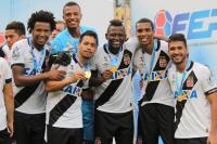Jogadores comemoram ttulo