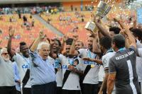 Jogadores comemoram ttulo