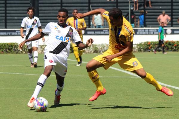 Matheus Peixe em ao contra o Madureira