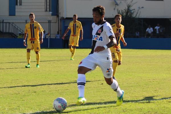 Hugo Borges em ao contra o Madureira