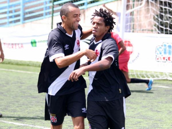 Vasco no encontrou dificuldades para vencer o Clube 7