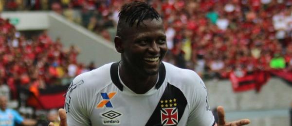 Riascos entortou zagueiro do Flamengo