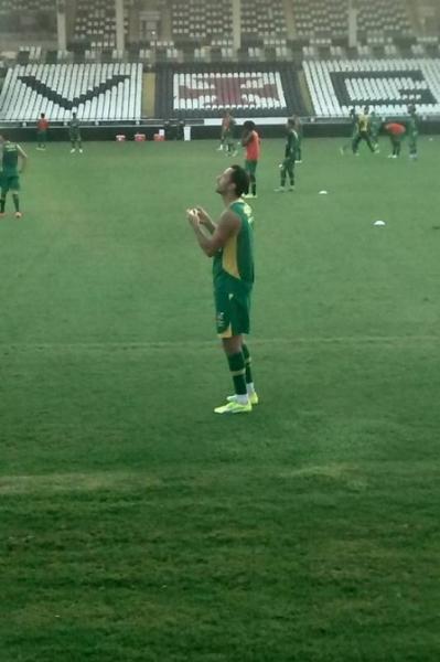 Nen se diverte no treino do Vasco
