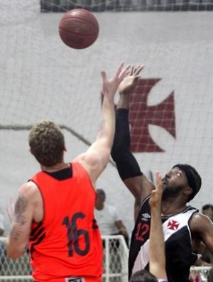 Vasco venceu trs vezes o Sport e j est classificado