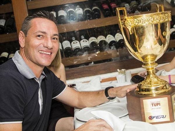 Doriva com a taa do Estadual 2015