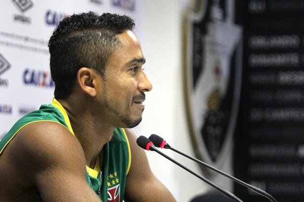 Jorge Henrique na sala de imprensa da Colina Histrica