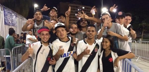 Os primeiros da fila no Maracan: chegaram s 19h de tera-feira