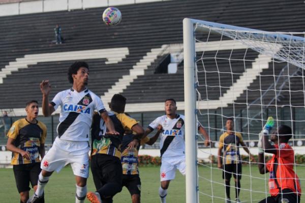 A bola area foi uma das armas do Vasco