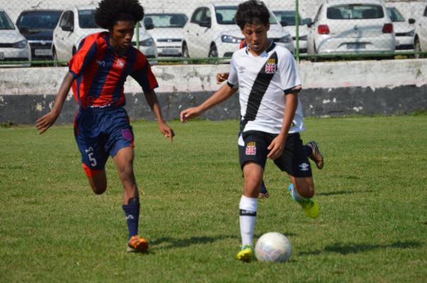 Roger Ribeiro marcou um dos gols da goleada