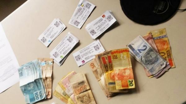 Cambista tinha 31 ingressos e quase R$ 3 mil em espcie