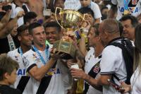 Jogadores comemoram ttulo