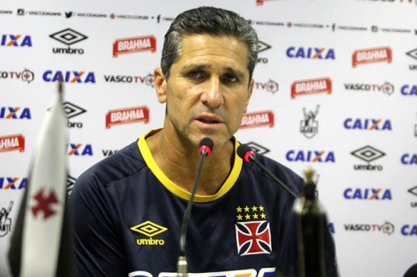 Jorginho concedeu entrevista coletiva na Colina