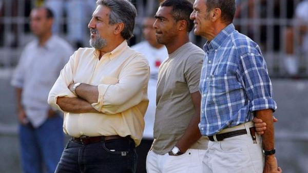 Pedro Valente com Jos Luis Moreira e Romrio