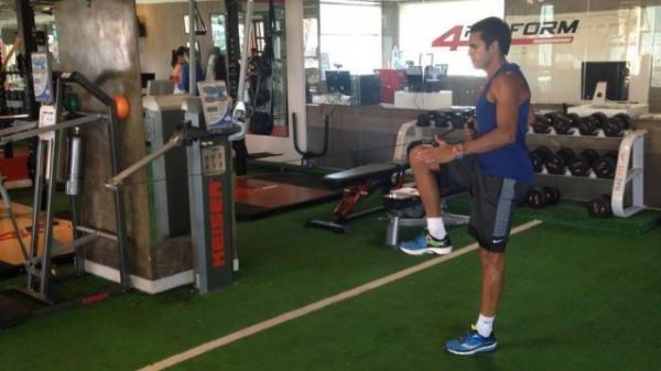 Jnior Dutra mantm a forma em Barueri (SP)