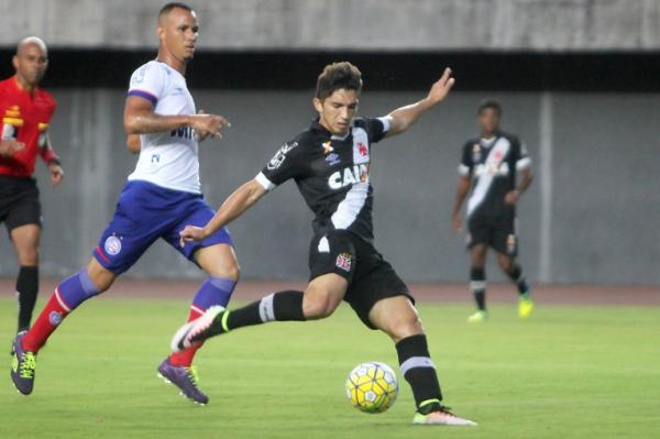 Andrey arrisca chute da intermediria