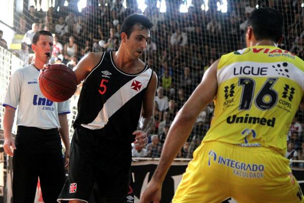 Hlio no acredita que a idade possa fazer diferena