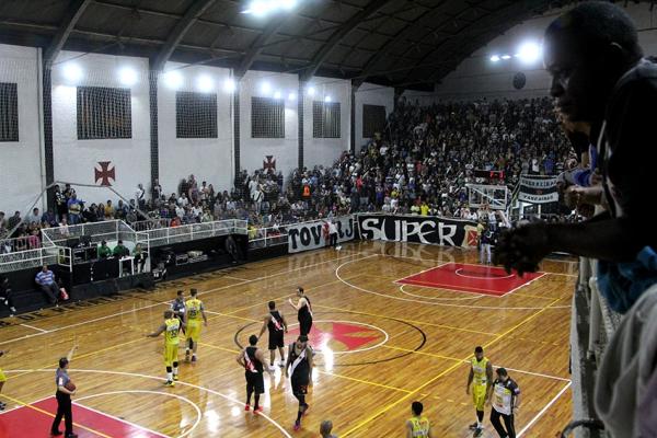 Torcida lotou o Ginsio Vasco da Gama