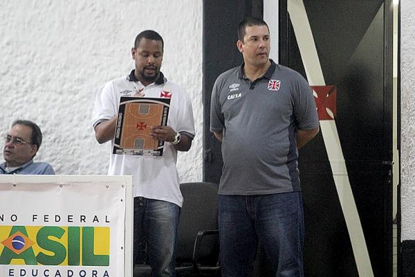 Christiano (dir) acompanhado do seu auxiliar-tcnico, Cssio (esq)