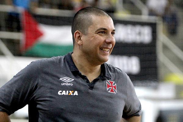 Christiano comemorou a volta do Vasco  elite do basquete