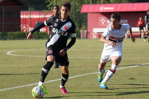 Mateus Vital em ao contra o So Paulo