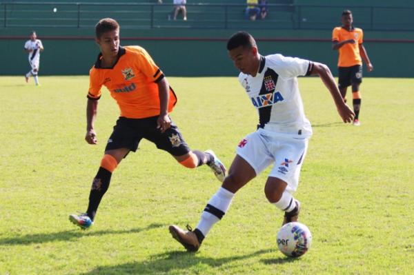 Rodrigo Coutinho abriu o placar para o Vasco