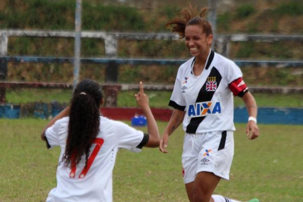 Capit Thayla comemora gol marcado sobre o Seven