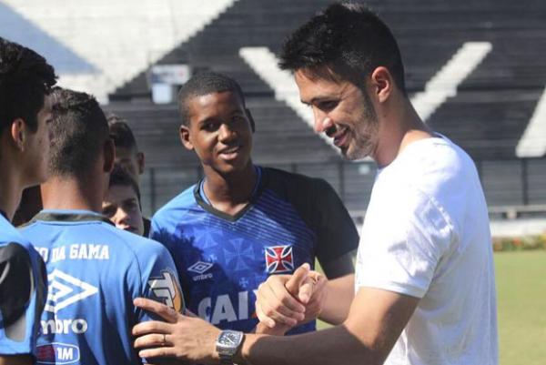 Zagueiro Luan comeou a carreira no Vasco e hoje  titular absoluto na equipe principal