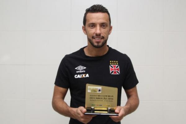 Nen dividiu mritos pela premiao