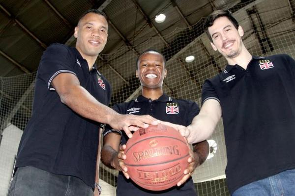 Ao lado de Wagner e Nezinho, Fiorotto ( dir.) se apresentou em So Janurio