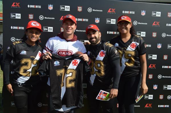 Cairo ganhou do Vasco uma camisa durante o Camp