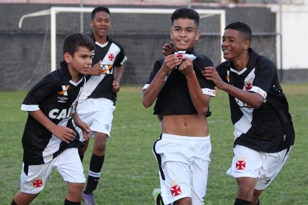 Garotada do sub-13 lidera o Metropolitano