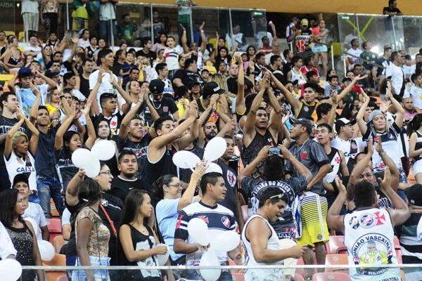 Vascanos durante a partida das Meninas da Colina na Arena da Amaznia