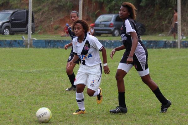 Sthephanie em ao na Taa Nova Iguau