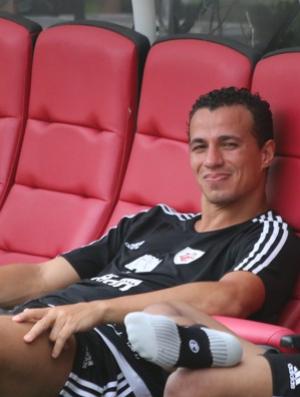 Leandro Damio aguarda entendimento com o Santos