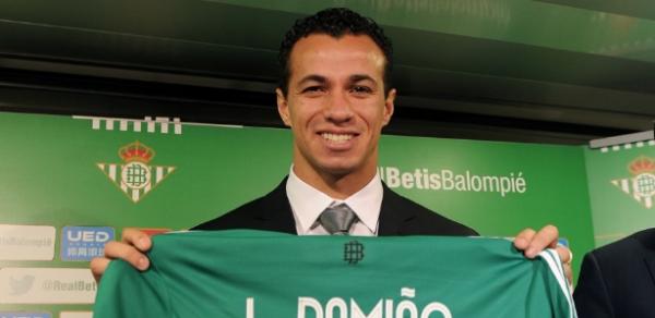 Atacante Leandro Damio esteve emprestado ao Btis (ESP) e pouco jogou