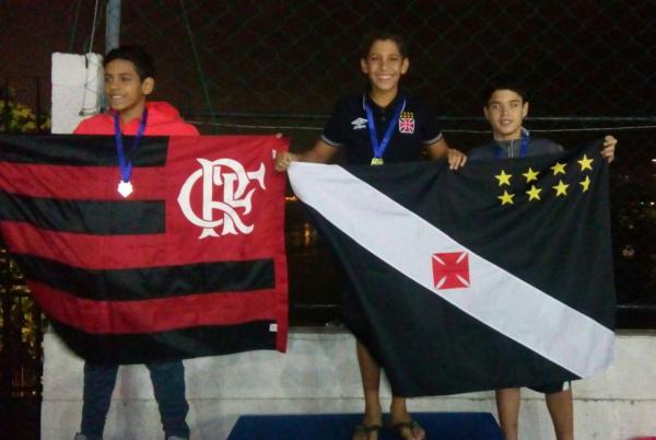 Mais uma dobradinha Vascana...Joo Pedro Ratto (Rattinho) no alto do Pdio e Luiz Gustavo no Nado de Costas